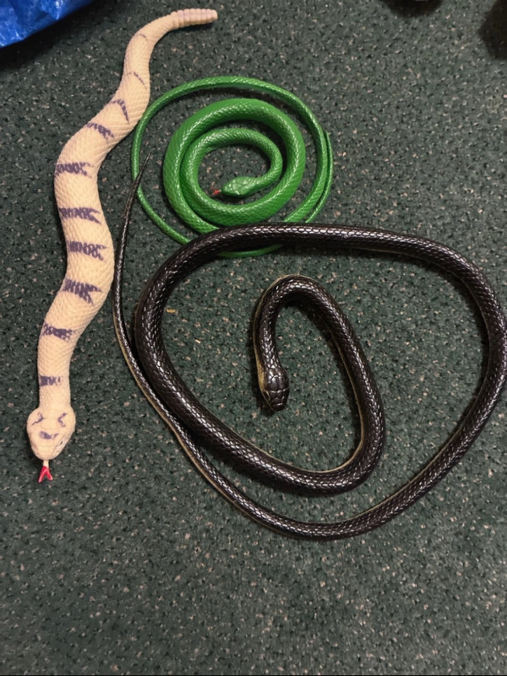 Reptile Toy Snake Set – Black, Green & Cream